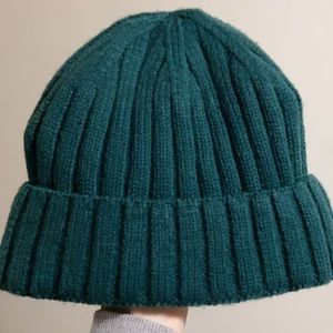 UO dark green cuffed knit Men’s fisherman beanie